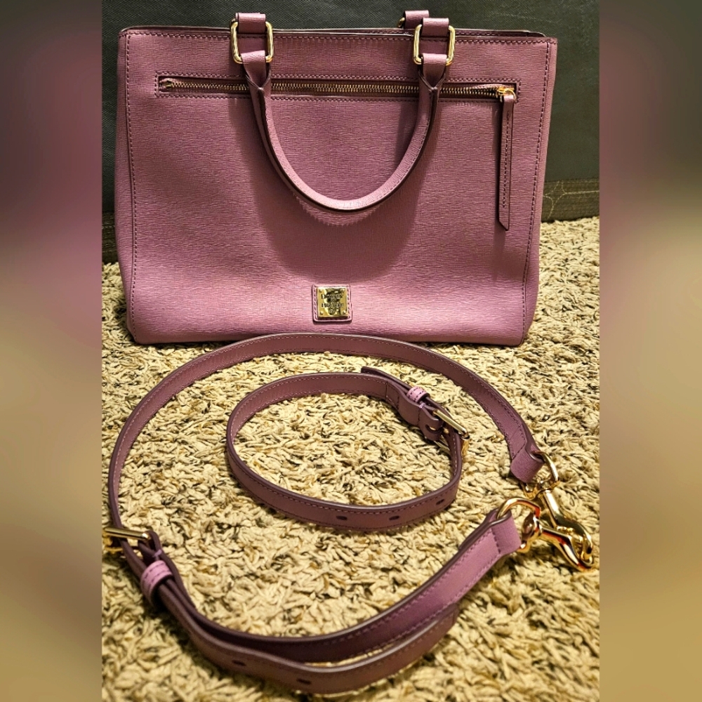 Elegant Purple Women's Handbag Dooney & Bourke